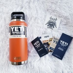 YETI Rambler 36 oz Bottle in Clay